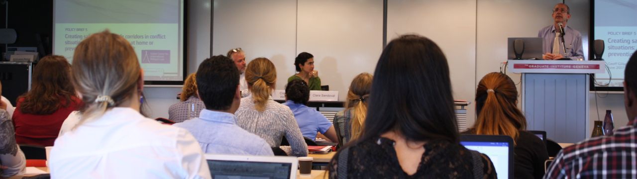 Conference on Current Issues in Armed Conflict: the public listens to a panelists