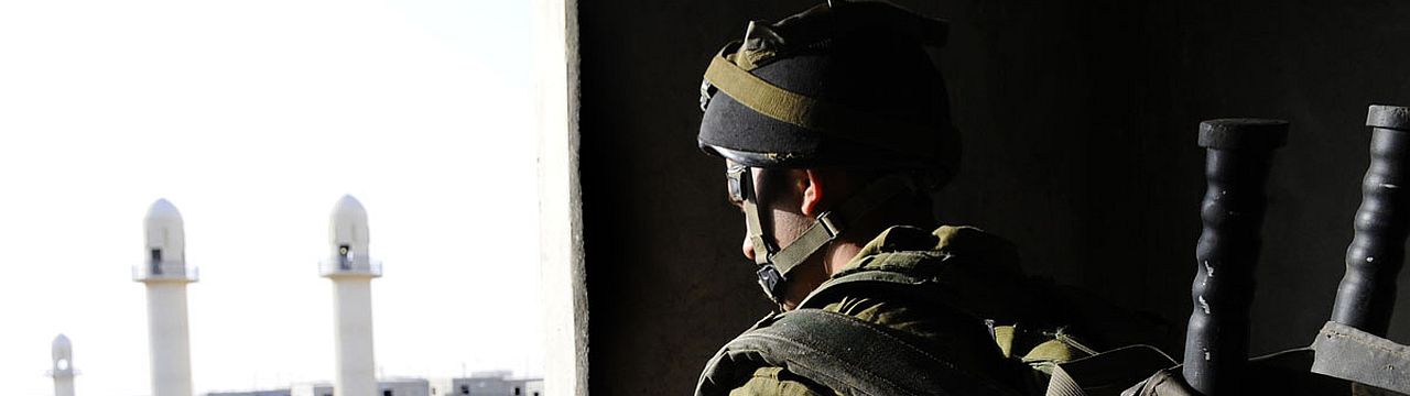 The Desert Reconnaissance Battalion Conducts Drill in the Urban Warfare Center