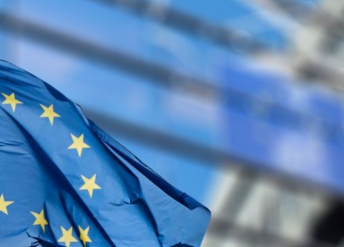EU flag before the European Commission Building