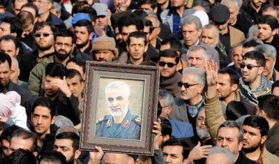 Thousands of Iranians take to the streets to mourn the death of Iranian Revolutionary Guards Corps (IRGC) Lieutenant general and commander of the Quds Force Qasem Soleimani during an anti-US demonstration to condemn the killing of Soleimani, after Friday 