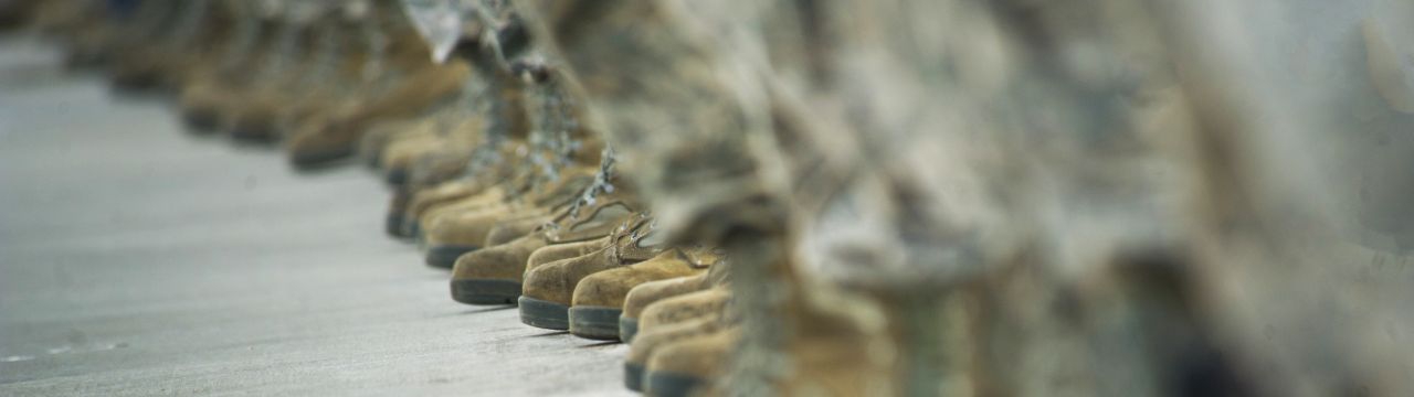 Crew chiefs from the 5th Aircraft Maintenance Squadron (US Aif Force) stand on the flight line to watch the minimum-interval takeoff at Minot Air Force Base, 15 August 2013.