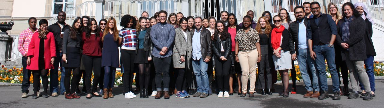 2017 Transitional Spring School: group photo of all participants in front of the Villa Moynier