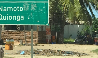 Road sign in Palma, Cabo Delgado, Moçambique