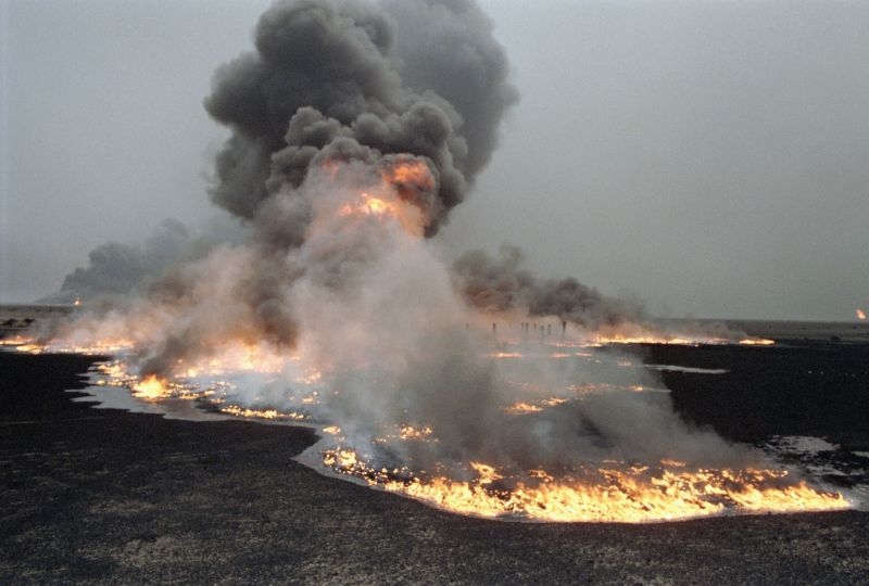 Oil fields set ablaze by Iraqi occupation forces in Al-Maqwa, Kuwait, 2004